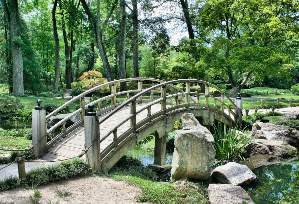 Garten elegant hochwertig Brücke Wie wirkt mein Garten edel und gepflegt